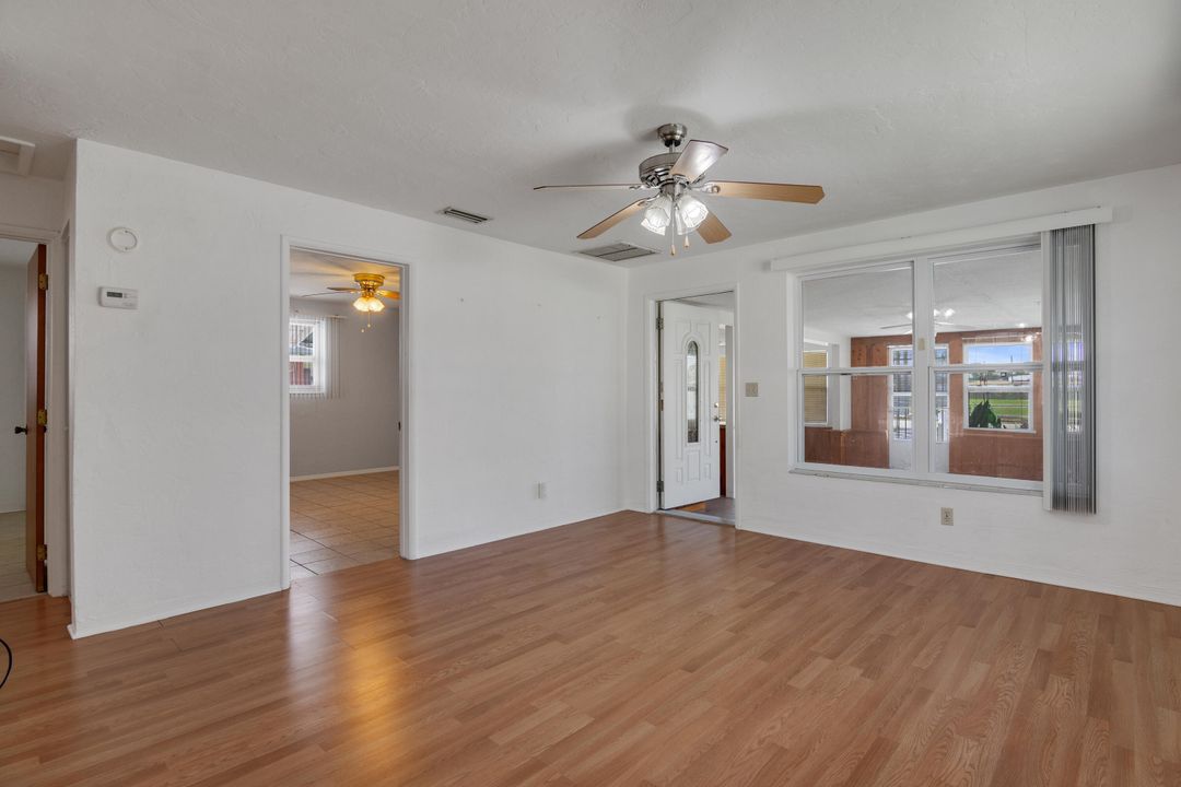 For Sale: $248,000 (2 beds, 1 baths, 785 Square Feet)