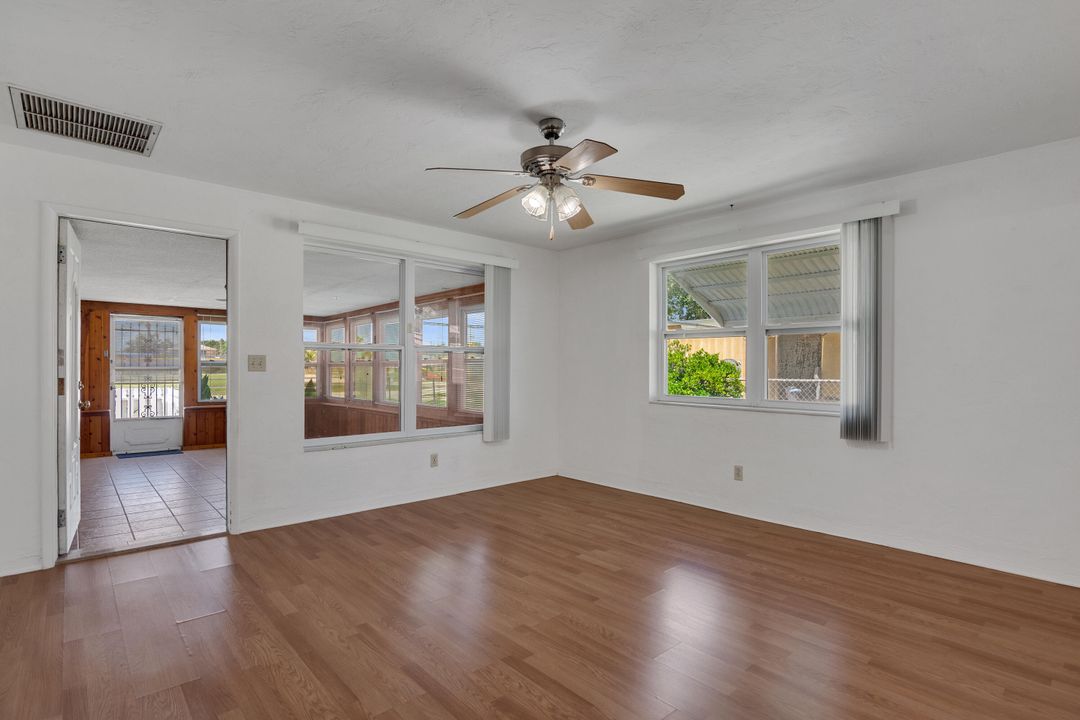 For Sale: $248,000 (2 beds, 1 baths, 785 Square Feet)