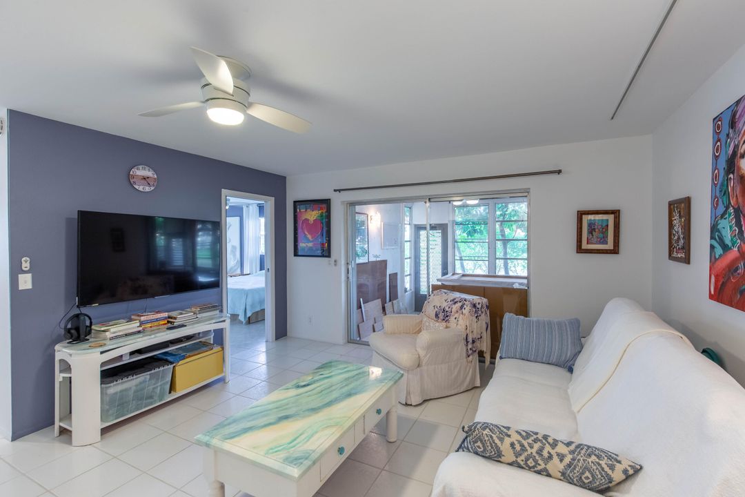 На продажу: $235,000 (2 спален, 2 ванн, 1197 Квадратных фут)