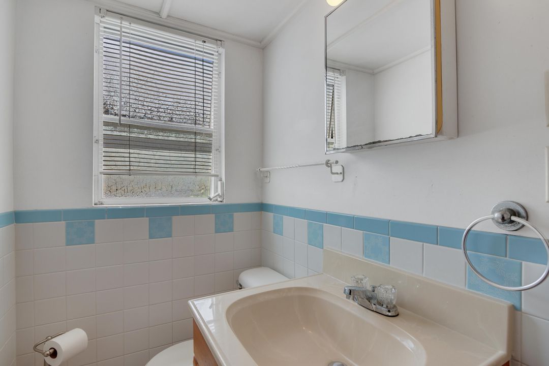 For Sale: $248,000 (2 beds, 1 baths, 785 Square Feet)