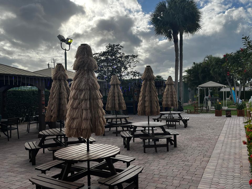 На продажу: $235,000 (2 спален, 2 ванн, 1197 Квадратных фут)