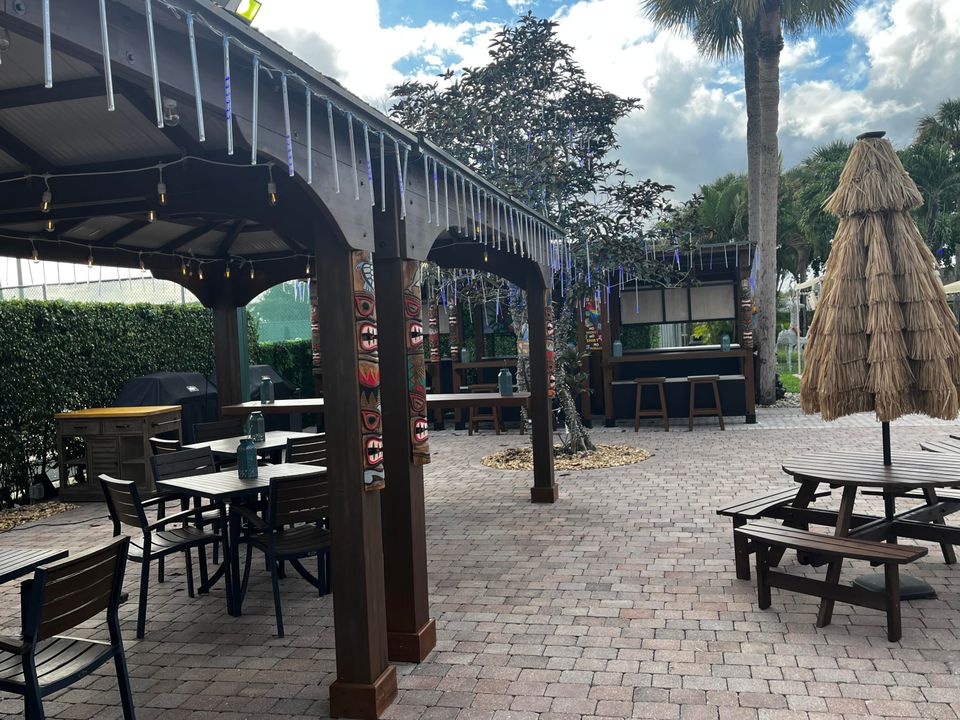 На продажу: $235,000 (2 спален, 2 ванн, 1197 Квадратных фут)