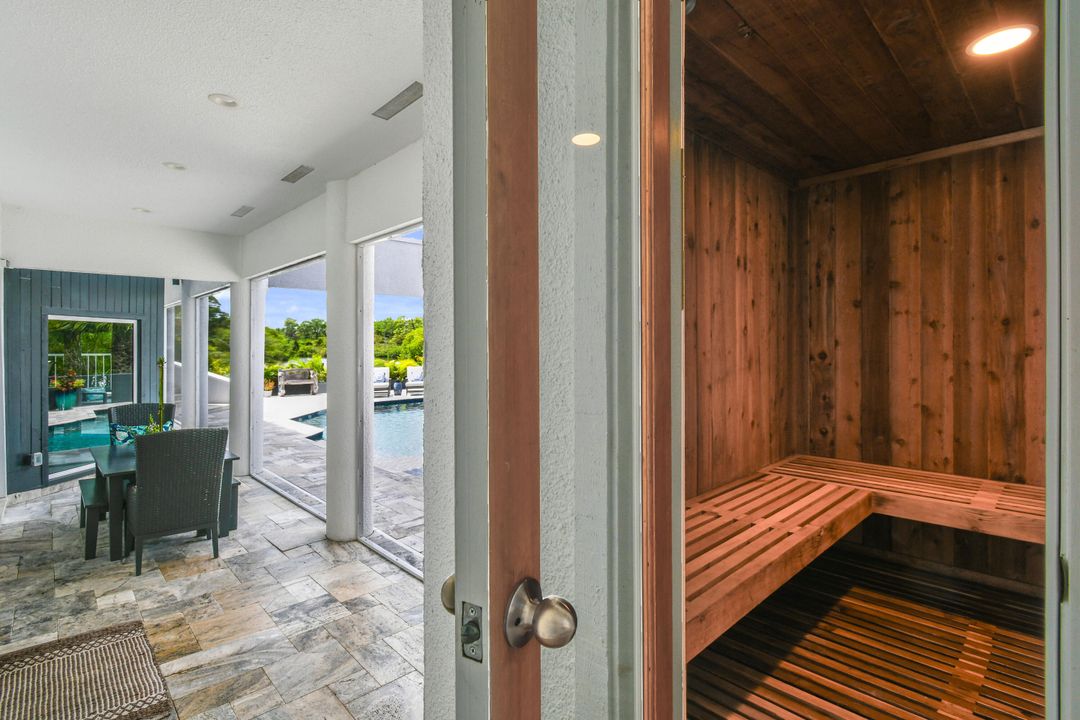 На продажу: $3,350,000 (5 спален, 4 ванн, 4707 Квадратных фут)