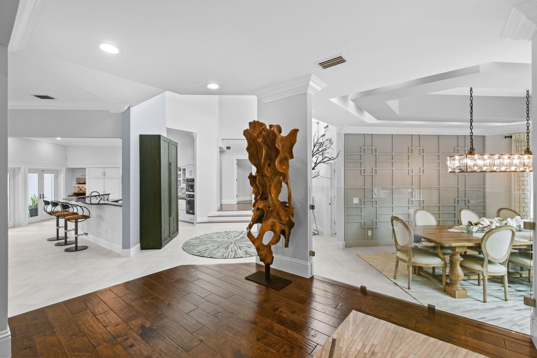 На продажу: $3,350,000 (5 спален, 4 ванн, 4707 Квадратных фут)