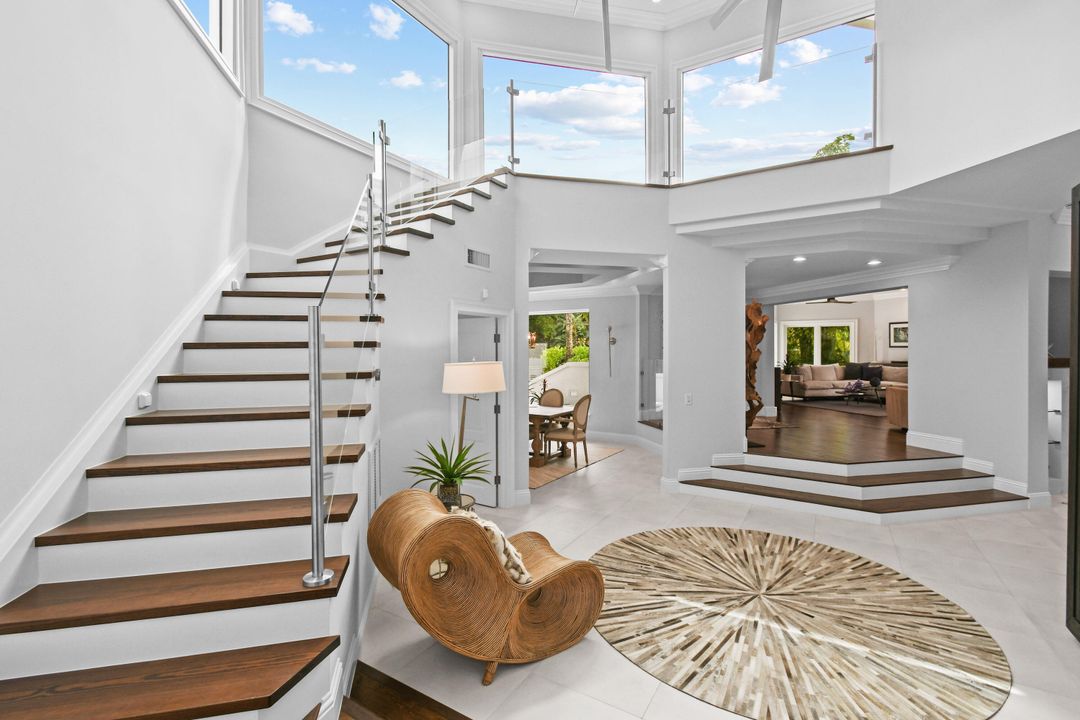 На продажу: $3,350,000 (5 спален, 4 ванн, 4707 Квадратных фут)