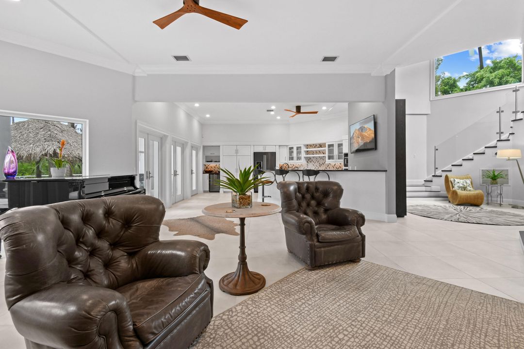 На продажу: $3,350,000 (5 спален, 4 ванн, 4707 Квадратных фут)