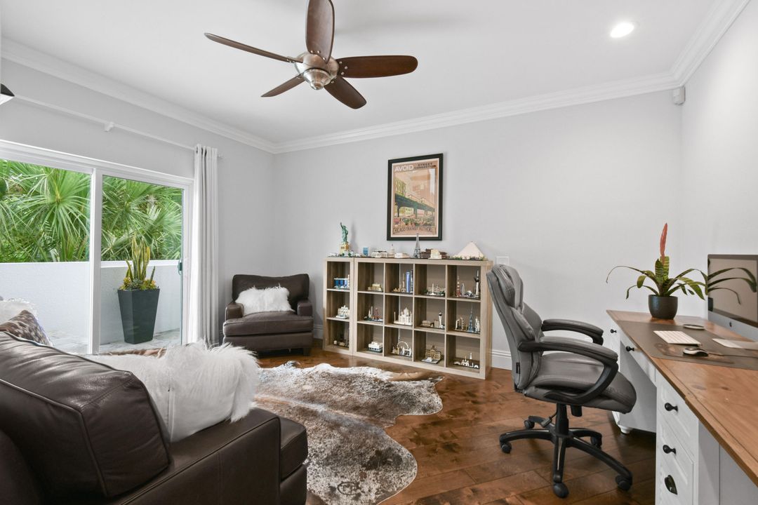 На продажу: $3,350,000 (5 спален, 4 ванн, 4707 Квадратных фут)