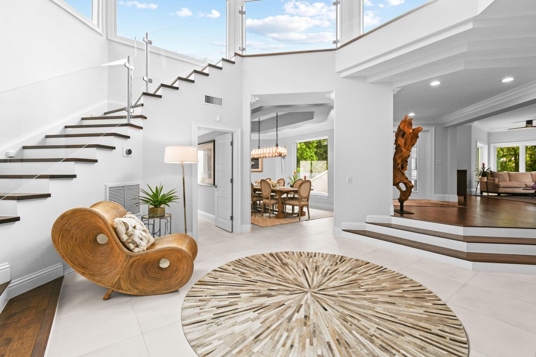 На продажу: $3,350,000 (5 спален, 4 ванн, 4707 Квадратных фут)