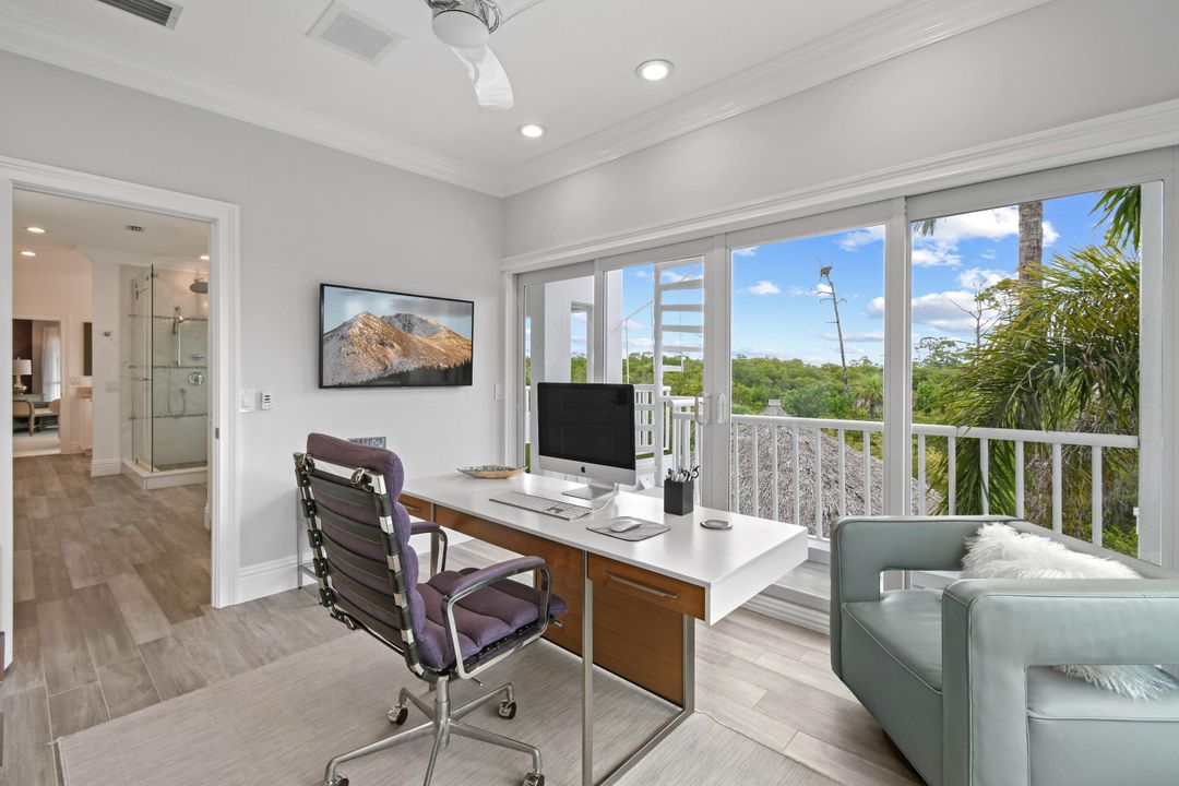 На продажу: $3,350,000 (5 спален, 4 ванн, 4707 Квадратных фут)