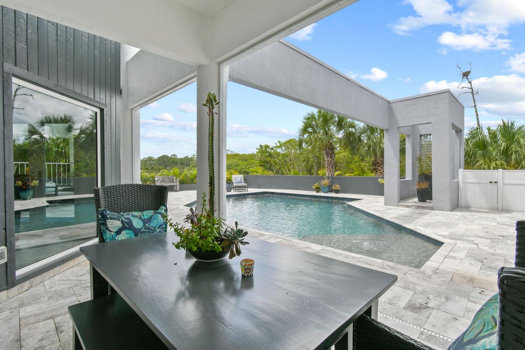 На продажу: $3,350,000 (5 спален, 4 ванн, 4707 Квадратных фут)