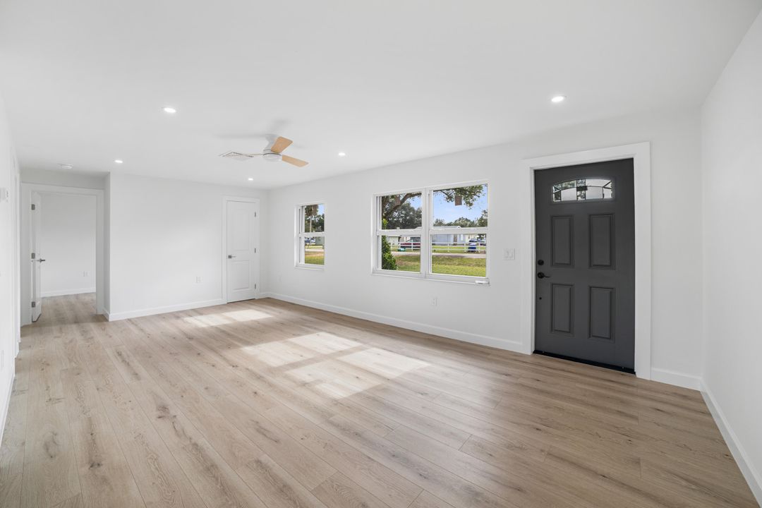 En Venta: $289,000 (2 camas, 1 baños, 964 Pies cuadrados)