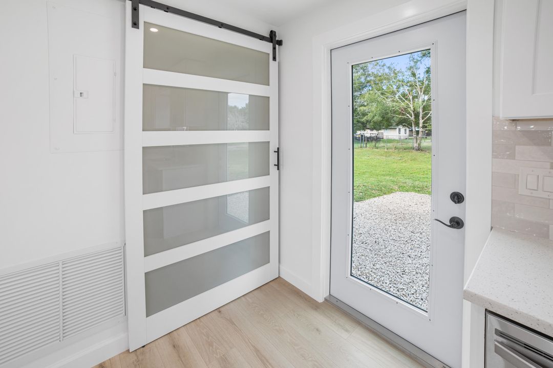 En Venta: $289,000 (2 camas, 1 baños, 964 Pies cuadrados)