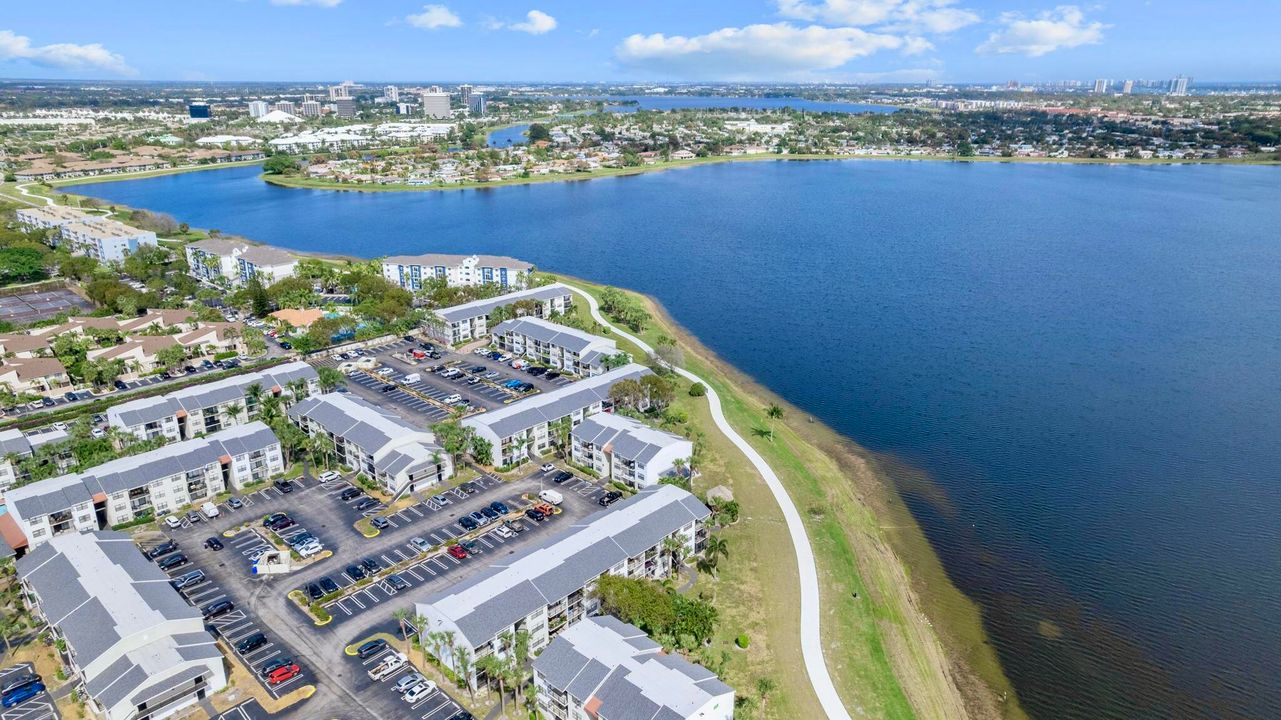 На продажу: $185,000 (1 спален, 1 ванн, 728 Квадратных фут)