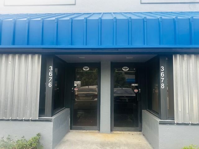 For Rent: $5,000 (1 beds, 0 baths, 1260 Square Feet)