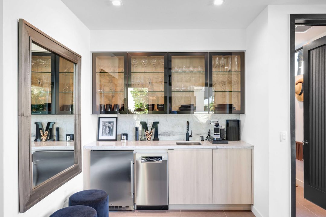 En Venta: $2,965,000 (4 camas, 4 baños, 3364 Pies cuadrados)