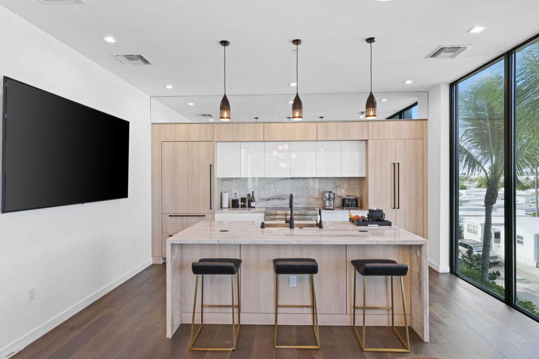 En Venta: $2,965,000 (4 camas, 4 baños, 3364 Pies cuadrados)