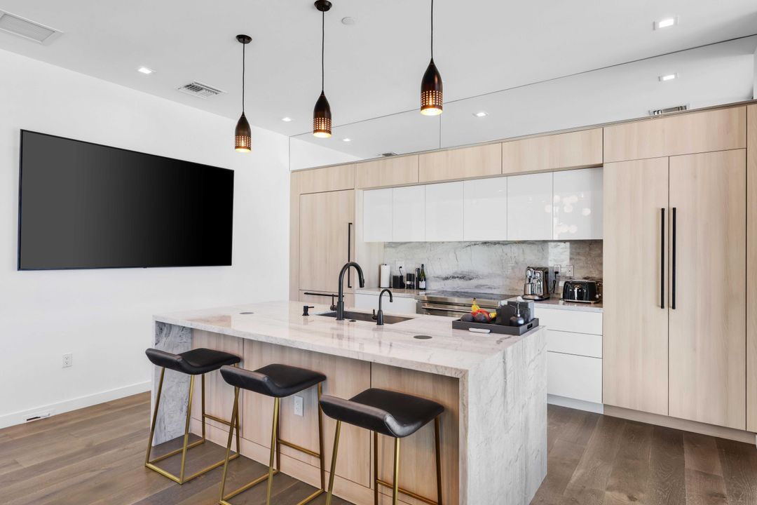 En Venta: $2,965,000 (4 camas, 4 baños, 3364 Pies cuadrados)