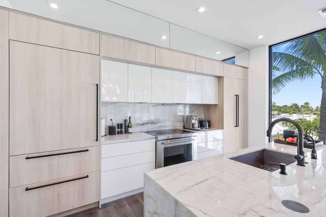 En Venta: $2,965,000 (4 camas, 4 baños, 3364 Pies cuadrados)