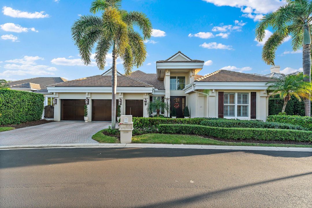 En Venta: $2,999,900 (3 camas, 3 baños, 2814 Pies cuadrados)