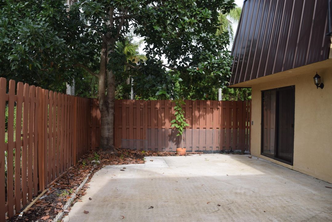 В аренду: $1,950 (2 спален, 2 ванн, 1512 Квадратных фут)