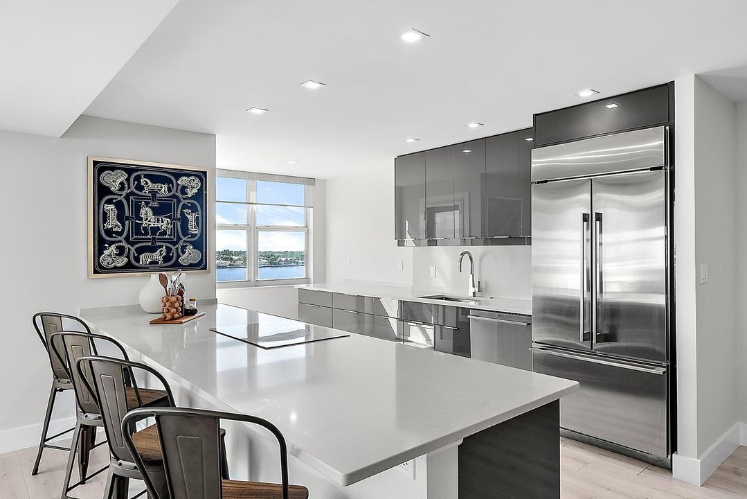 For Sale: $1,750,000 (3 beds, 2 baths, 1728 Square Feet)