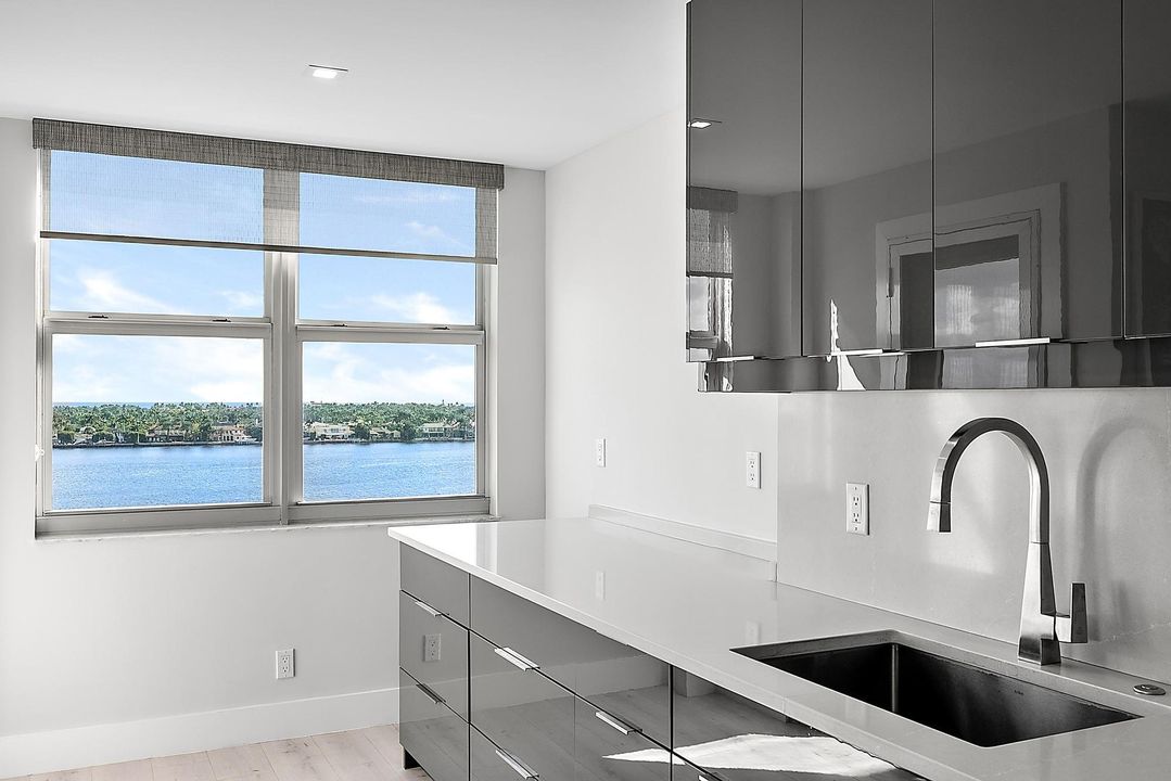 For Sale: $1,750,000 (3 beds, 2 baths, 1728 Square Feet)