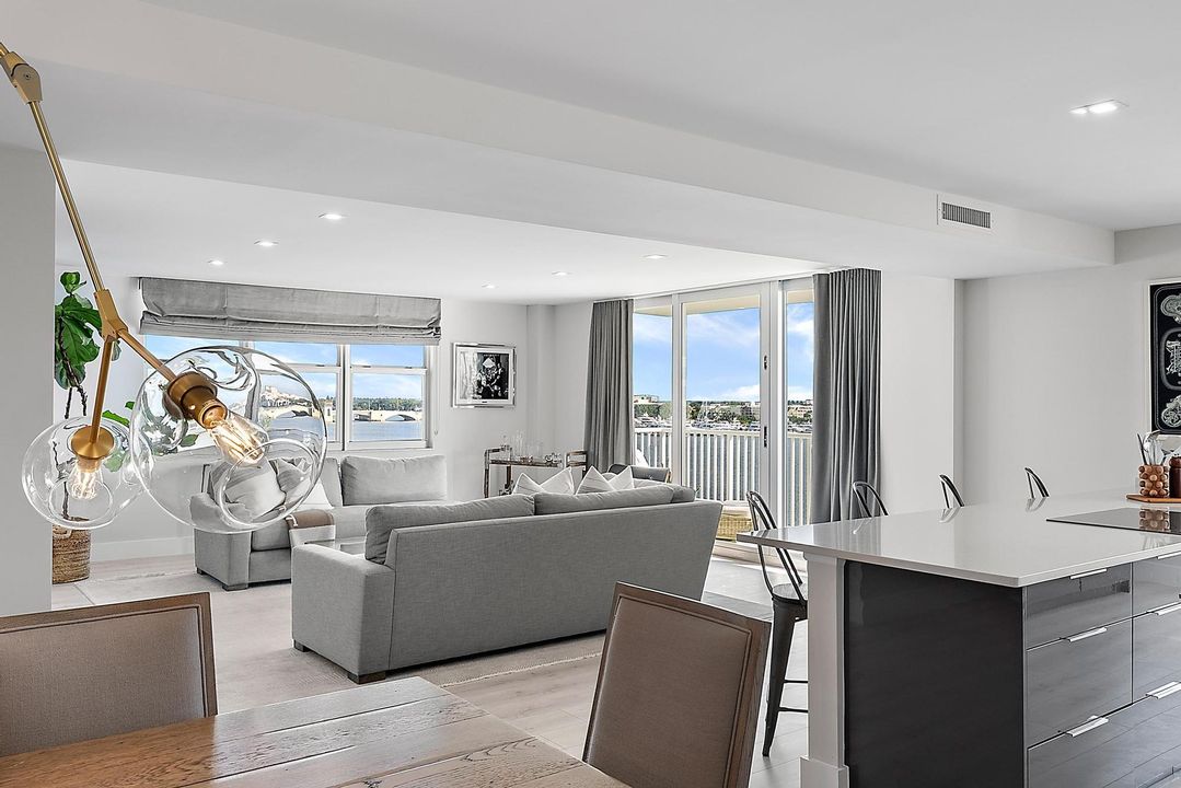 For Sale: $1,750,000 (3 beds, 2 baths, 1728 Square Feet)