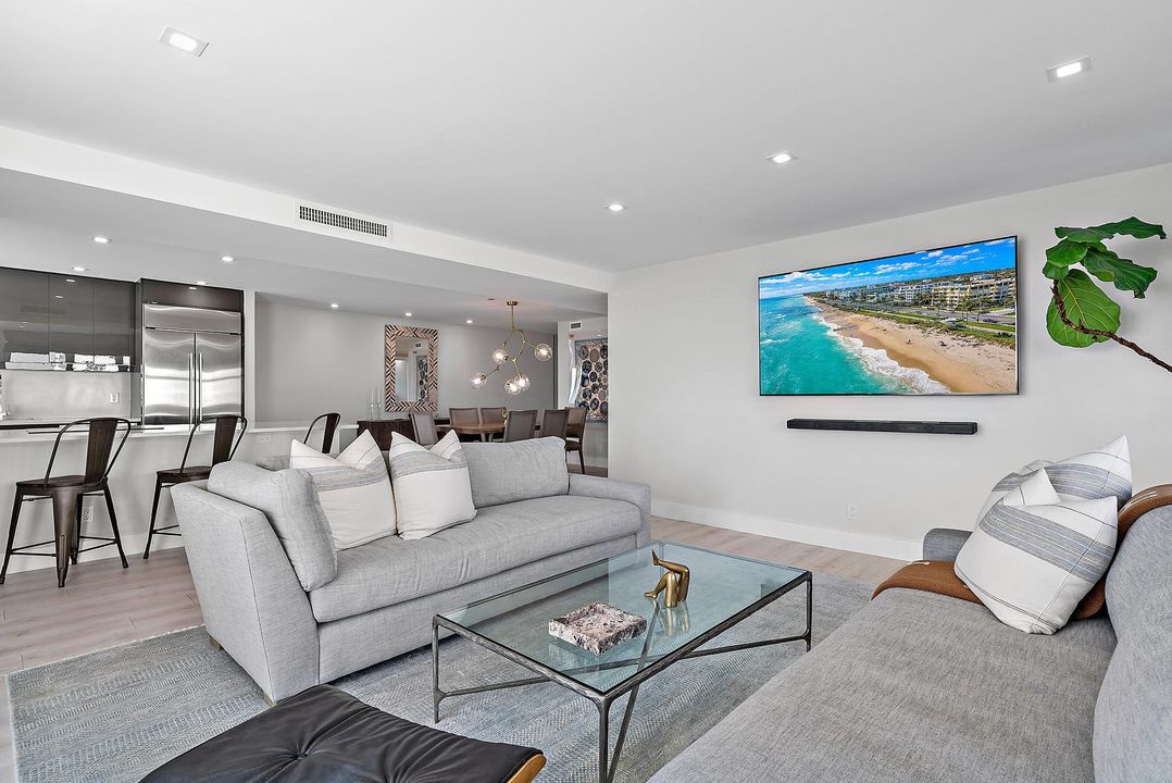 For Sale: $1,750,000 (3 beds, 2 baths, 1728 Square Feet)