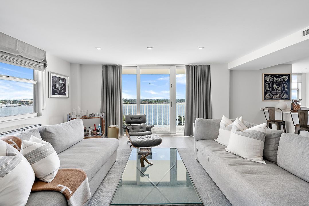 For Sale: $1,750,000 (3 beds, 2 baths, 1728 Square Feet)