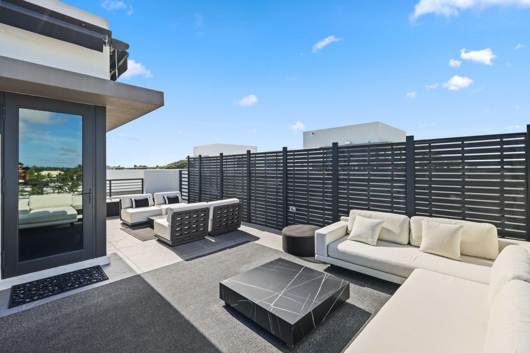 En Venta: $2,965,000 (4 camas, 4 baños, 3364 Pies cuadrados)