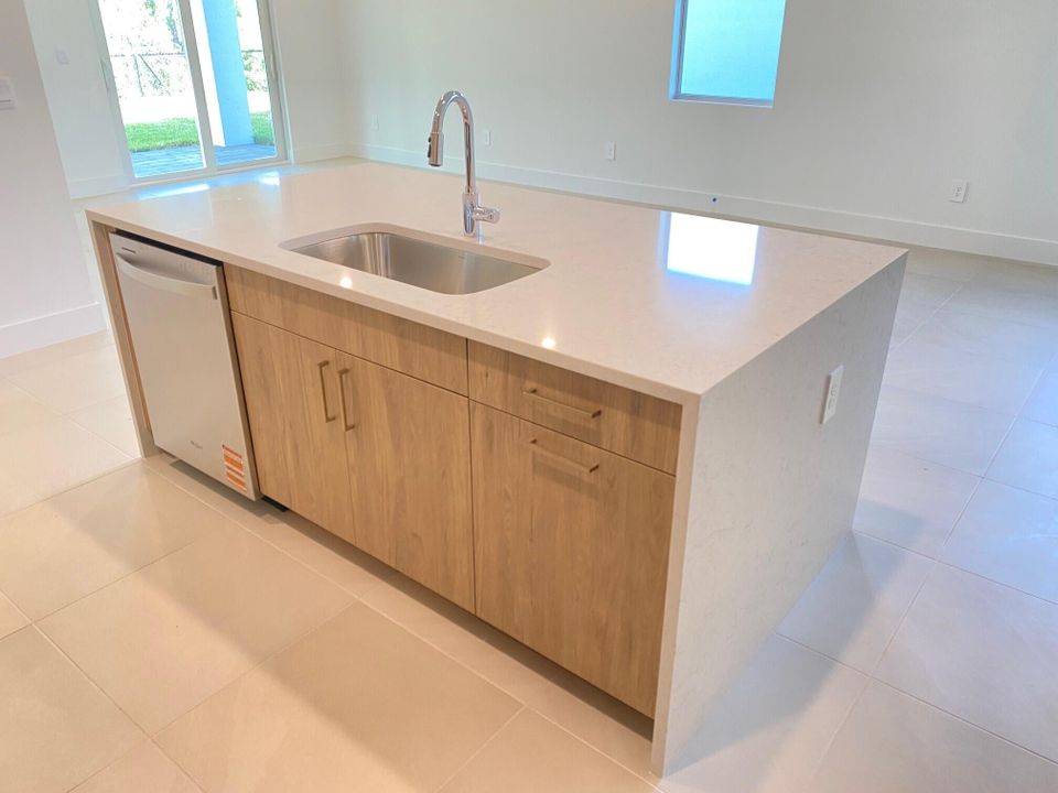 待售: $709,990 (4 贝兹, 3 浴室, 2456 平方英尺)