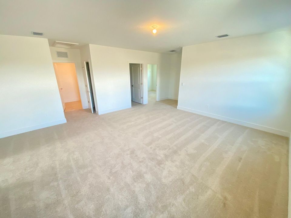 待售: $709,990 (4 贝兹, 3 浴室, 2456 平方英尺)