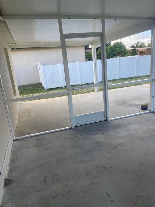 For Rent: $2,300 (3 beds, 2 baths, 1366 Square Feet)