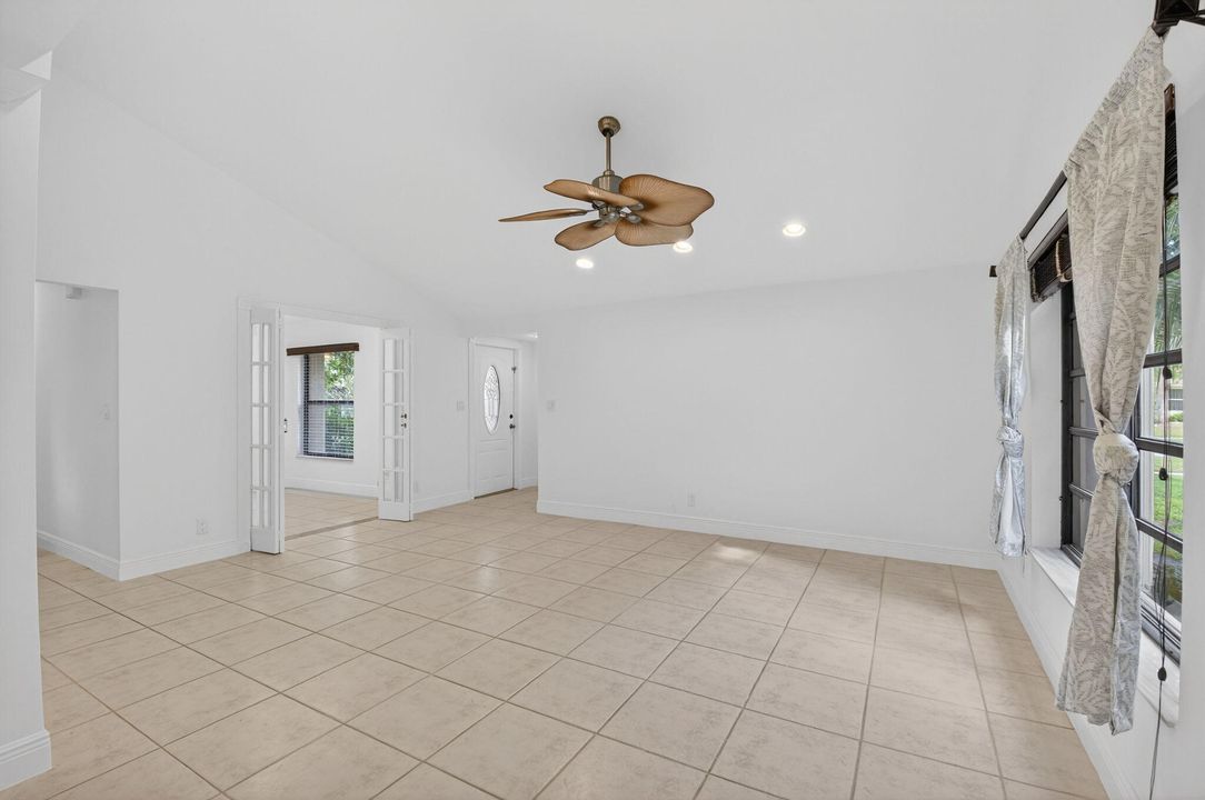 For Sale: $479,900 (2 beds, 2 baths, 1470 Square Feet)