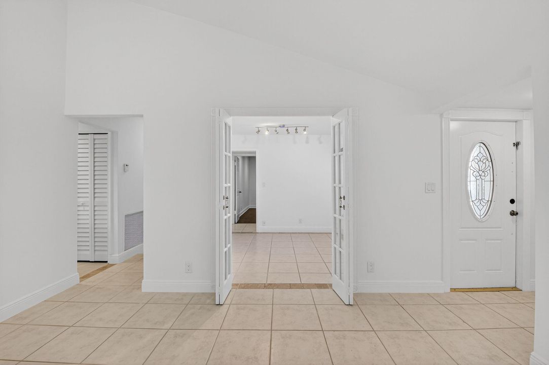 For Sale: $479,900 (2 beds, 2 baths, 1470 Square Feet)