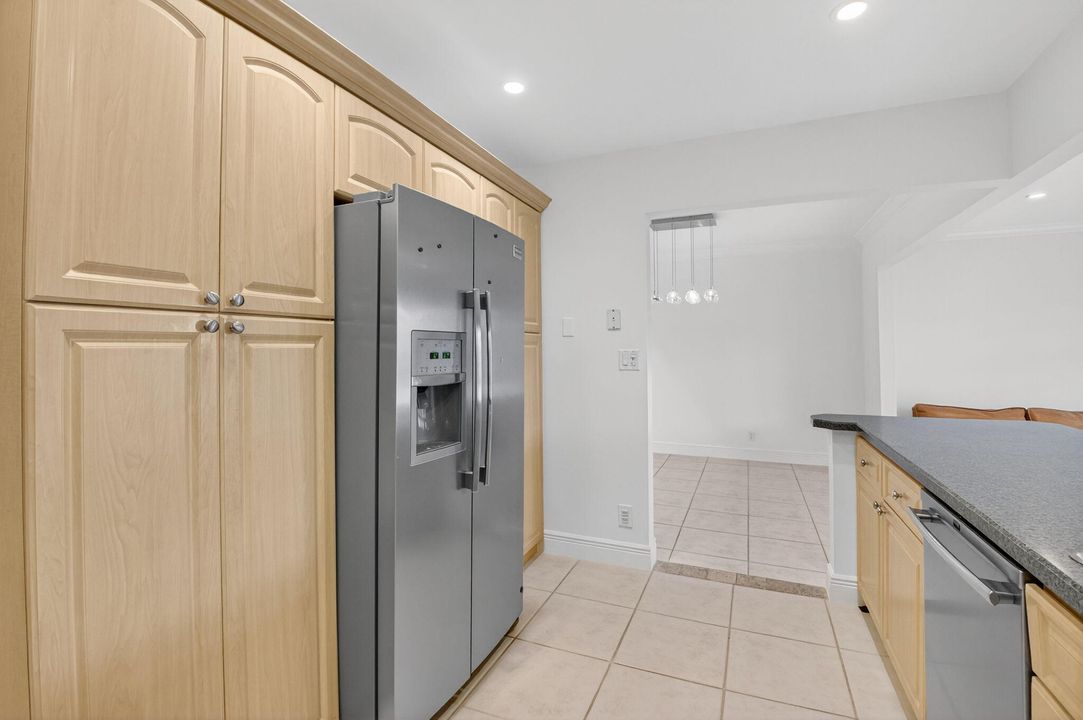 For Sale: $479,900 (2 beds, 2 baths, 1470 Square Feet)