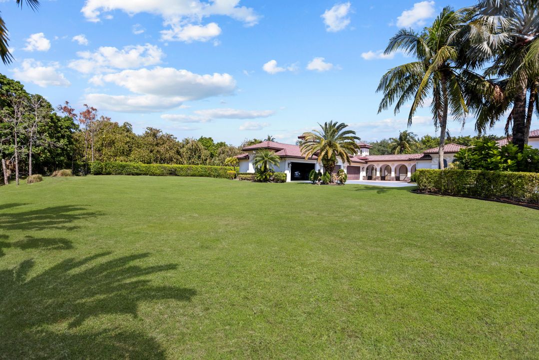 For Rent: $25,000 (5 beds, 6 baths, 6901 Square Feet)