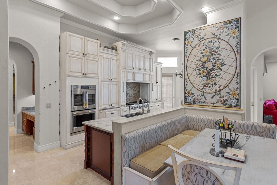 For Rent: $25,000 (5 beds, 6 baths, 6901 Square Feet)