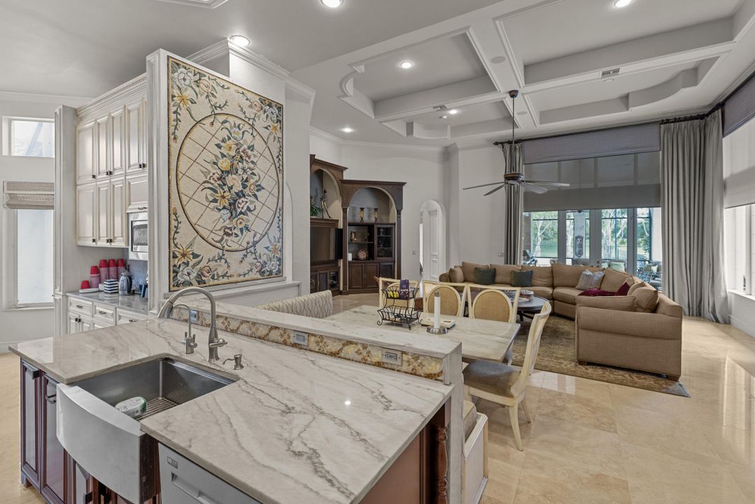 For Rent: $25,000 (5 beds, 6 baths, 6901 Square Feet)