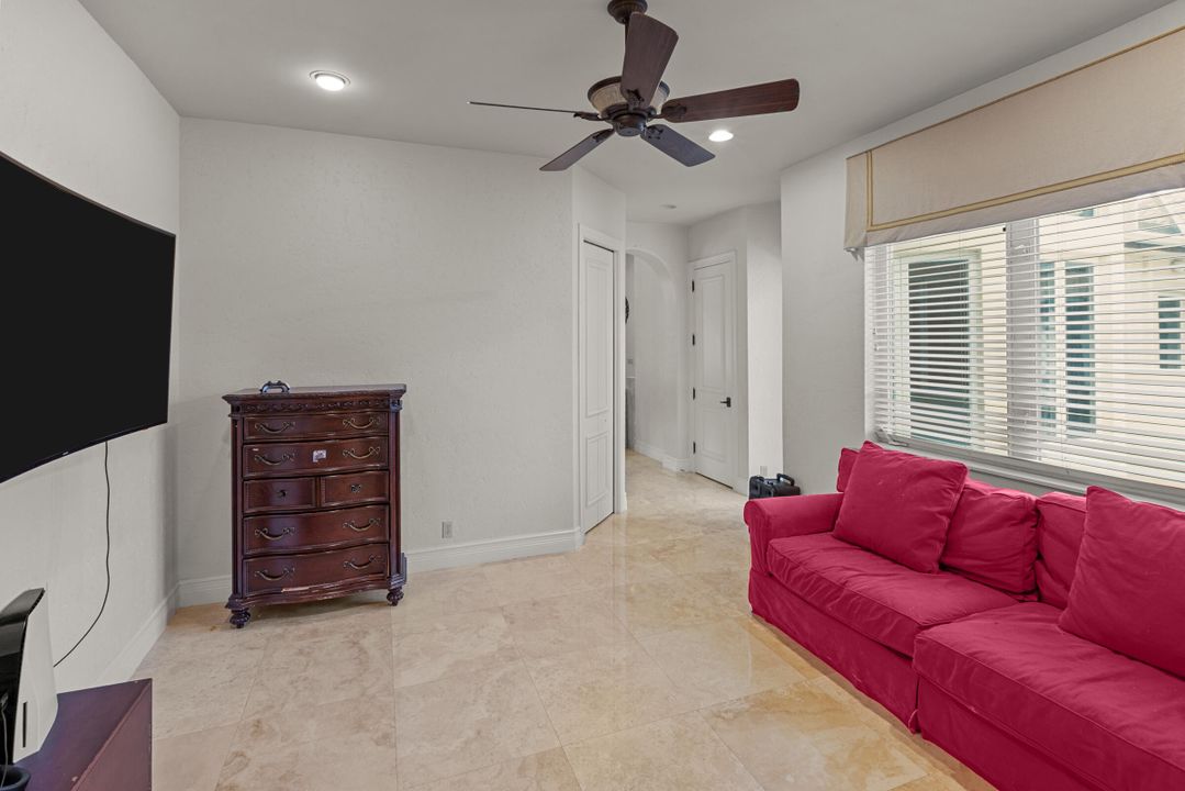 For Rent: $25,000 (5 beds, 6 baths, 6901 Square Feet)