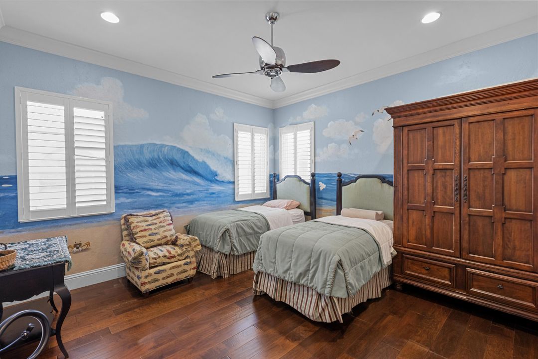 For Rent: $25,000 (5 beds, 6 baths, 6901 Square Feet)