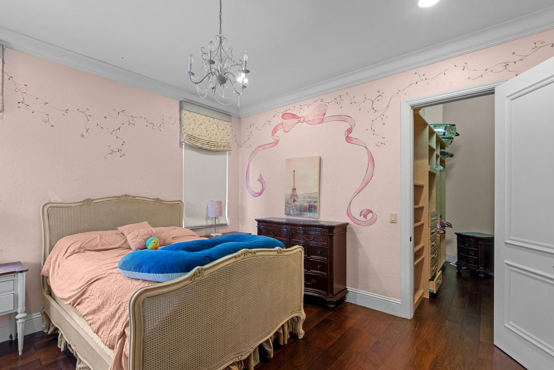 For Rent: $25,000 (5 beds, 6 baths, 6901 Square Feet)