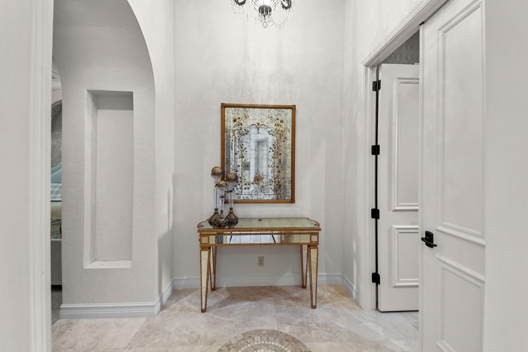 For Rent: $25,000 (5 beds, 6 baths, 6901 Square Feet)