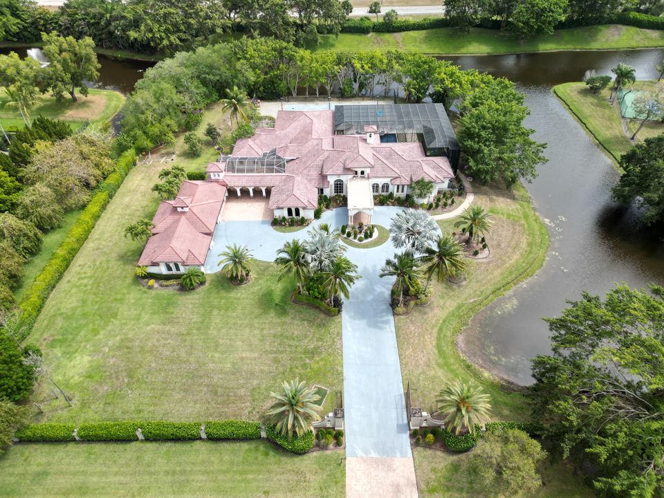 For Rent: $25,000 (5 beds, 6 baths, 6901 Square Feet)