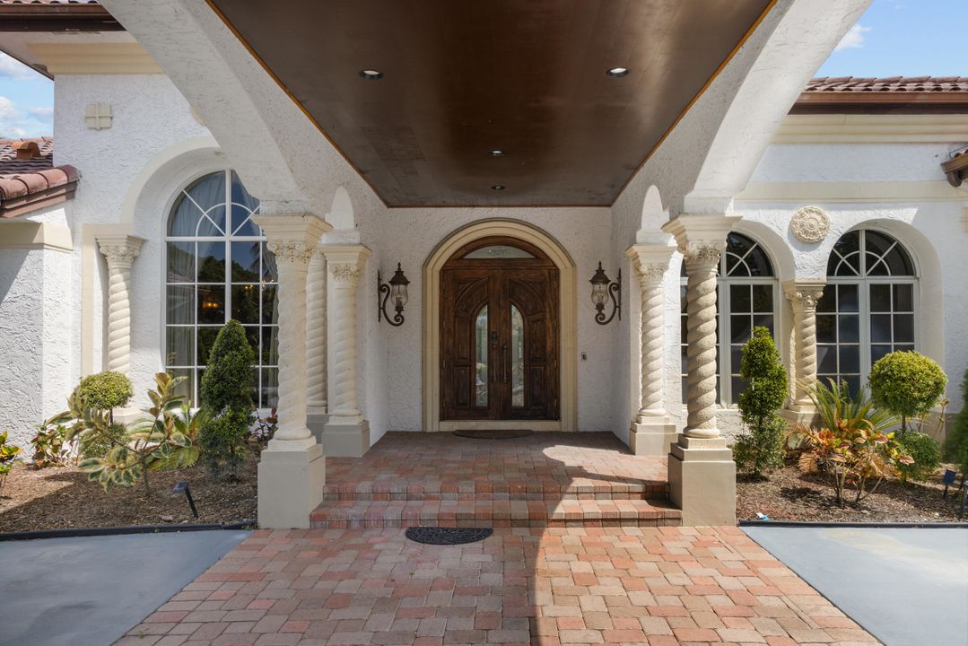 For Rent: $25,000 (5 beds, 6 baths, 6901 Square Feet)