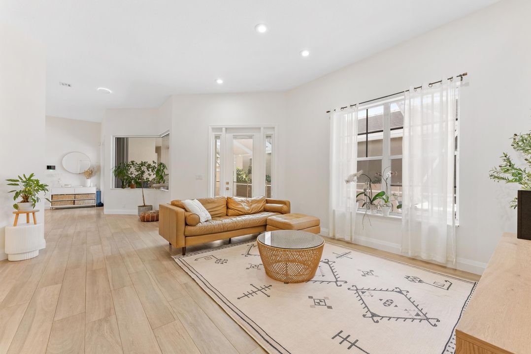 For Sale: $785,000 (3 beds, 3 baths, 1922 Square Feet)