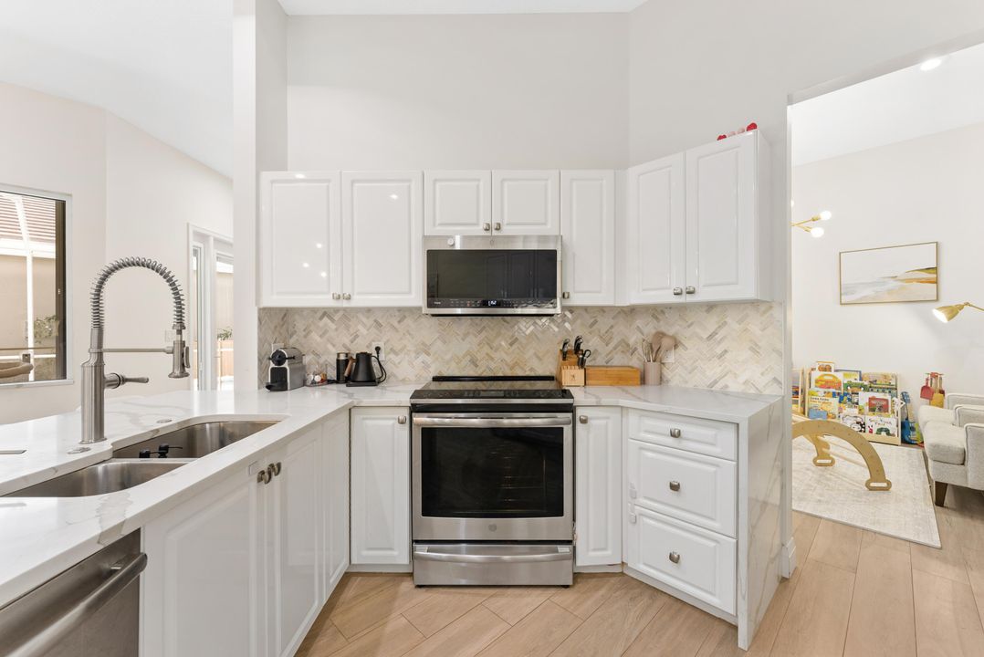 For Sale: $785,000 (3 beds, 3 baths, 1922 Square Feet)