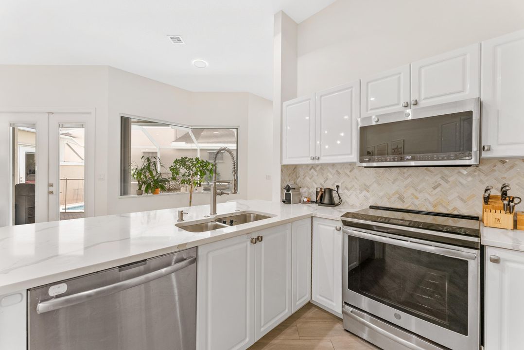 For Sale: $785,000 (3 beds, 3 baths, 1922 Square Feet)