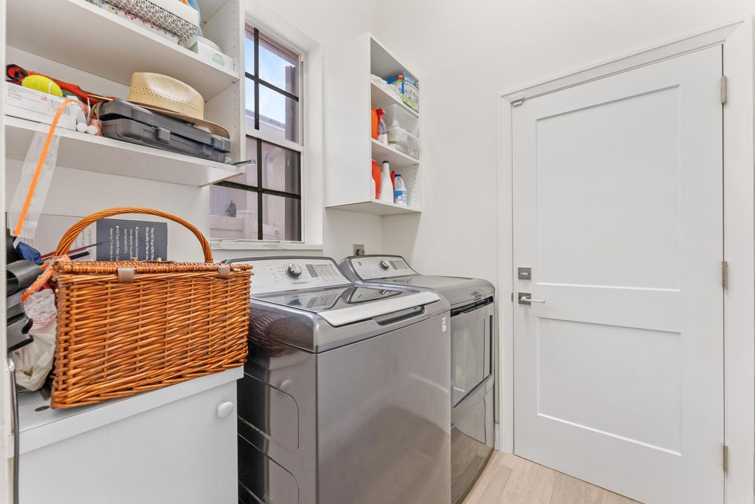 For Sale: $785,000 (3 beds, 3 baths, 1922 Square Feet)