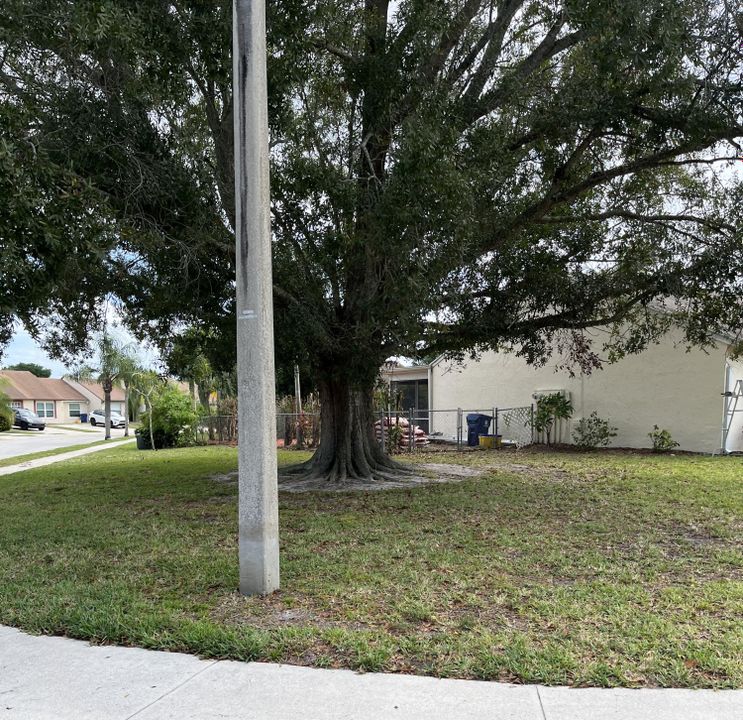 待售: $360,000 (2 贝兹, 1 浴室, 994 平方英尺)